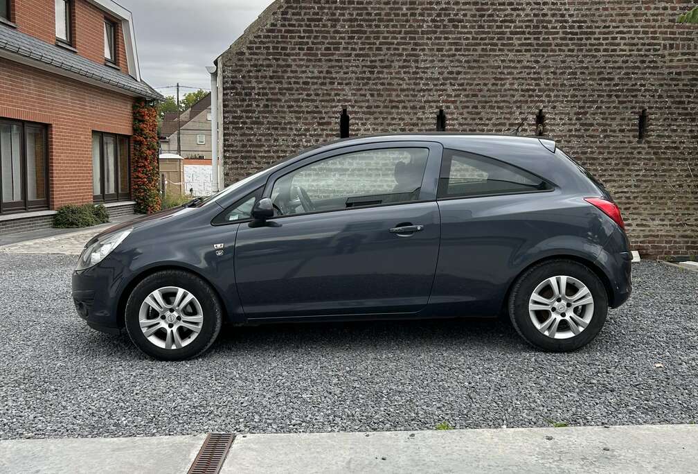 Opel 1.3 CDTi ECOTEC Black Edition