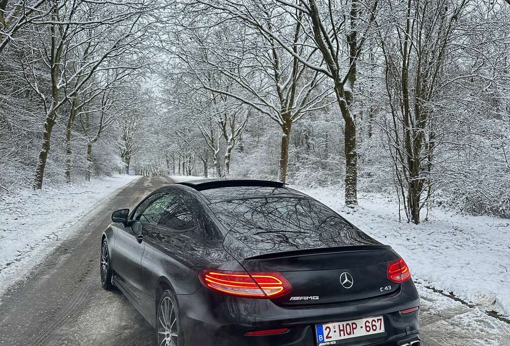 Mercedes-Benz 4-Matic Coupe