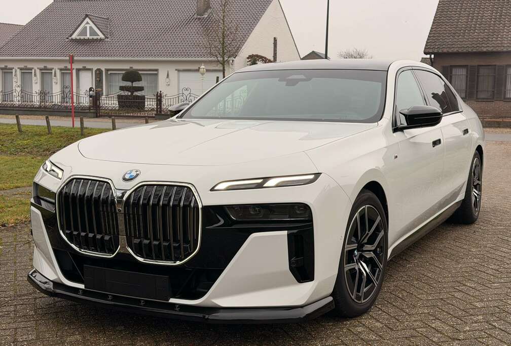 BMW M740d xDrive * Full Option * M-Sport Pack * B&W *