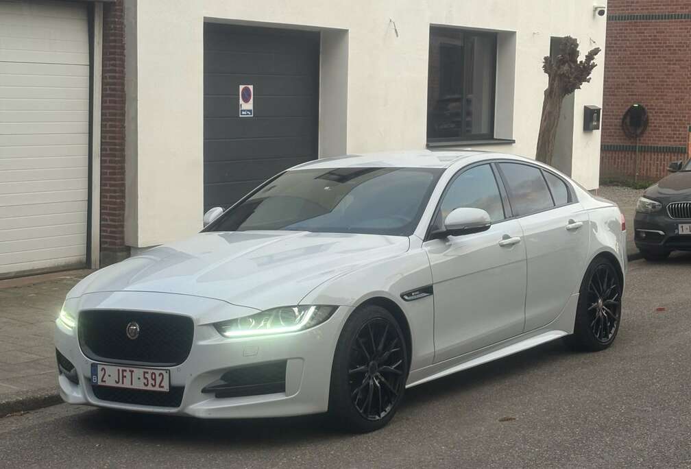 Jaguar 2.0 D Pure