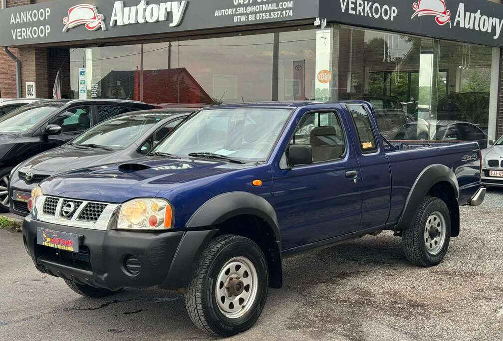 Nissan Extra-cabine / 2.5l / 4x4