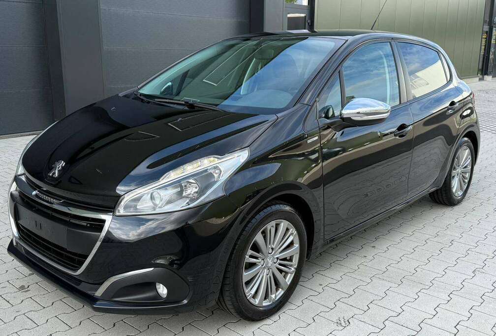 Peugeot 1.2 PureTech Style Edition 2018