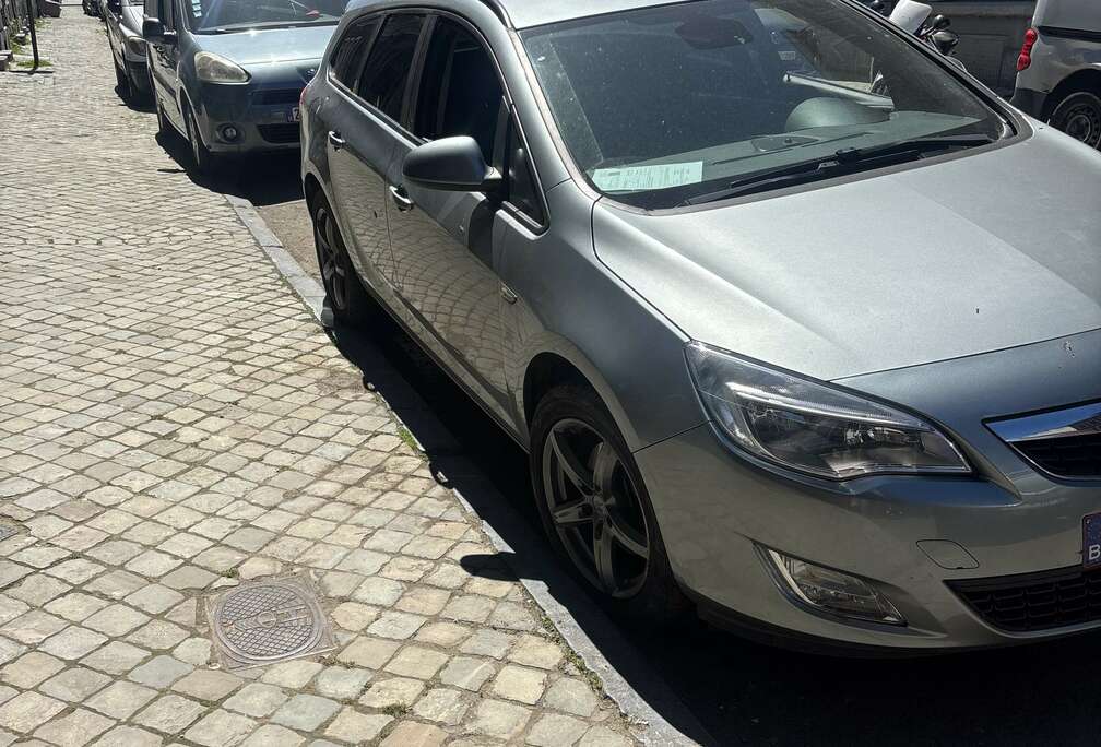 Opel SW 1.9 CDTi Cosmo FAP
