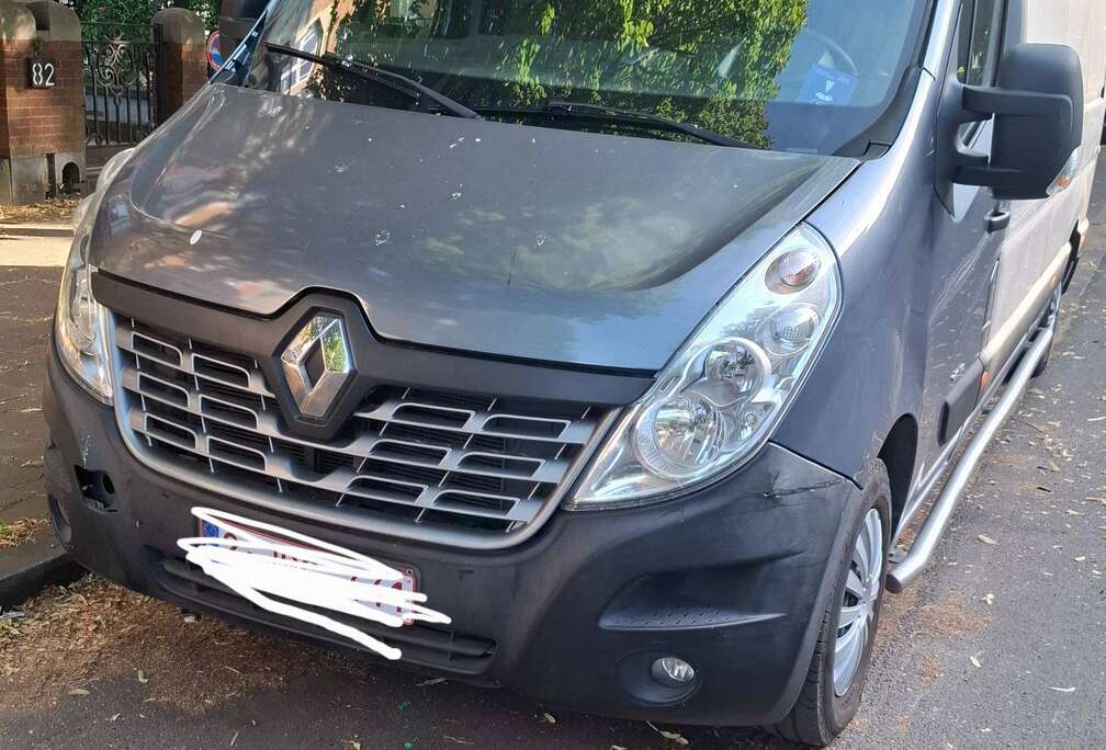 Renault 2.5 D 33 L2H2