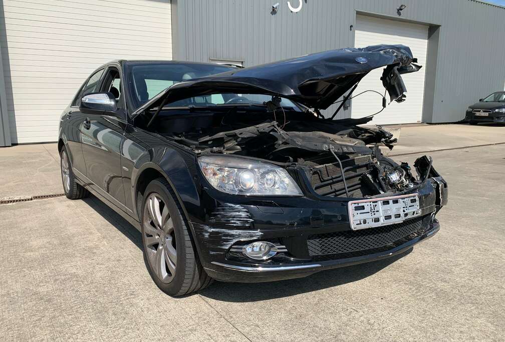 Mercedes-Benz C 220 CDI Avantgarde/Automatic/Motor+Gearbox+Airbags+Chassis OK!!!/Comand navi/Xenon/Airco/Cruise controle/Parksensoren