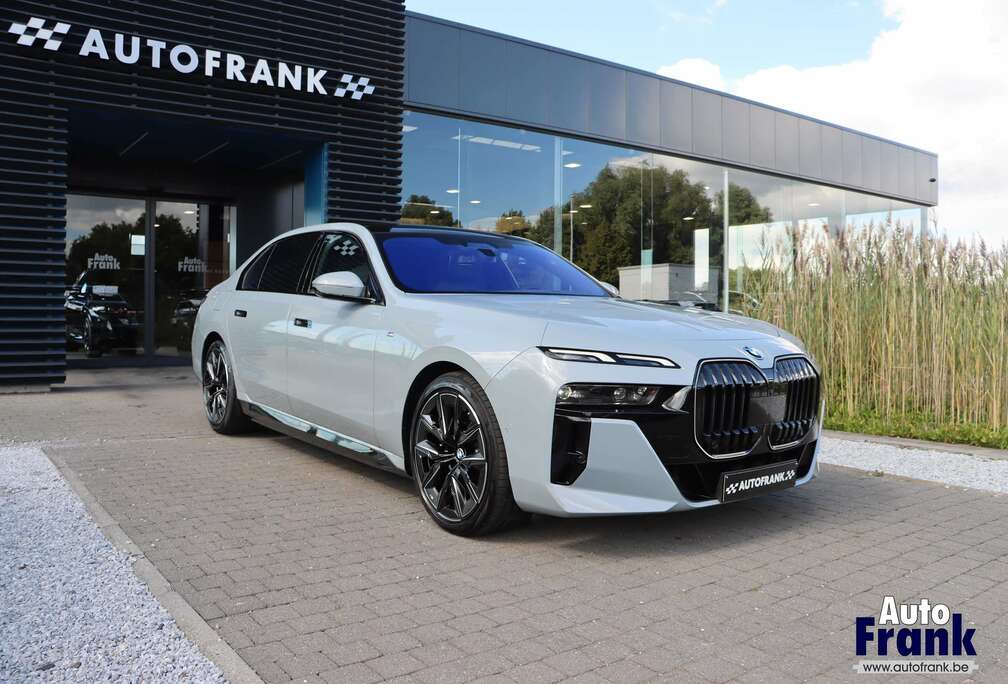 BMW 60 / 4X4 / M-SPORT-PRO / DRIV & PARK PRO / TREKHK