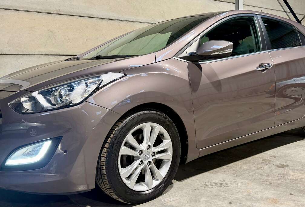 Hyundai i30 1.6 CRDi Première ISG