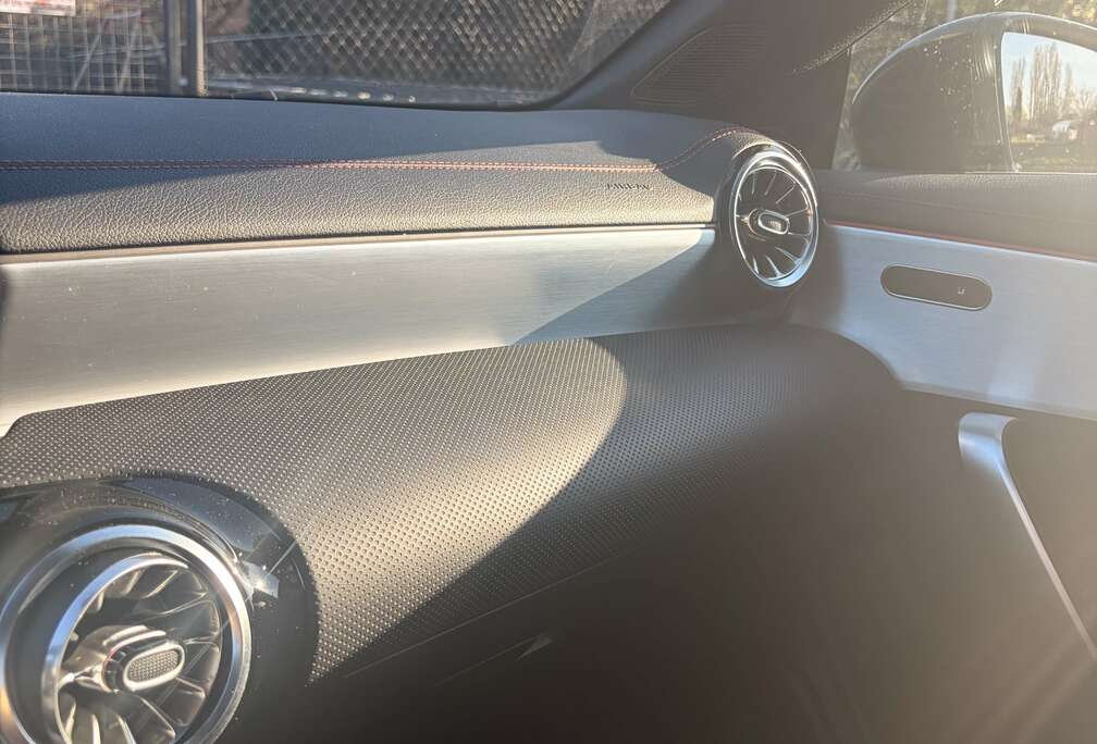 Mercedes-Benz Mercedes-Benz CLA Coupe