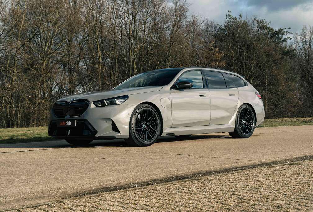 BMW M5 xDrive Touring