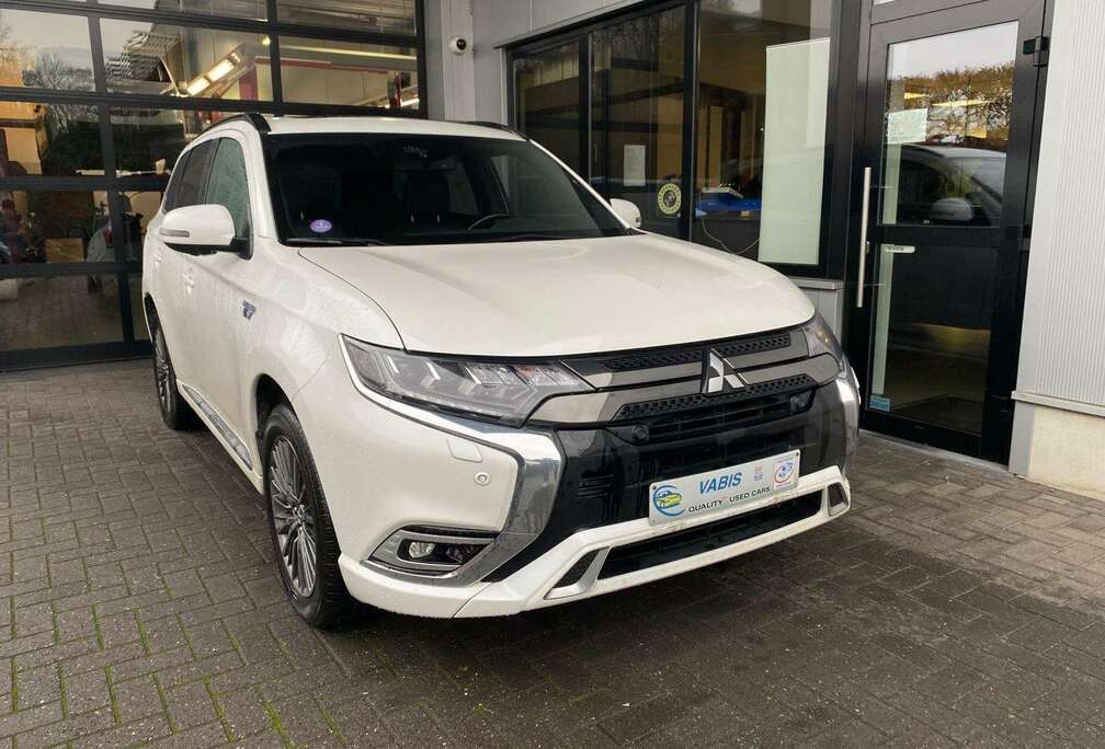 Mitsubishi Outlander 2.4 4WD Plug-In Hybrid Plus