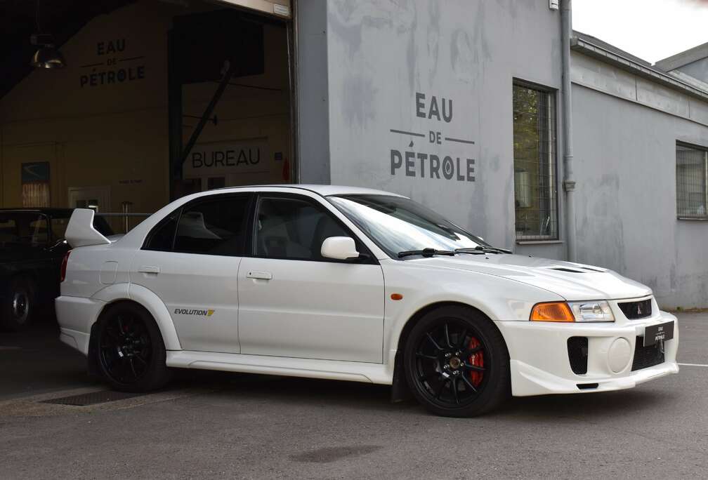 Mitsubishi V 5