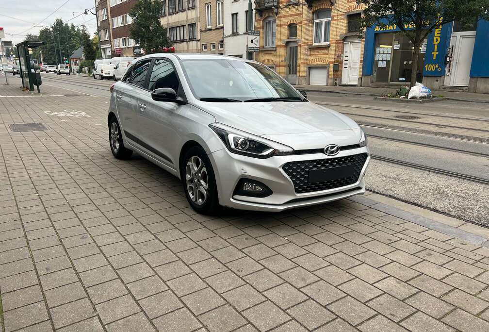 Hyundai 1.2i Twist Techno Pack + 88.000kms gps camera