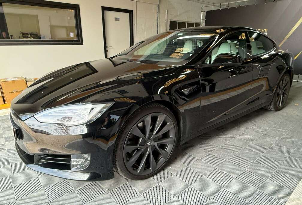 Tesla Long Range NEW BATTERY