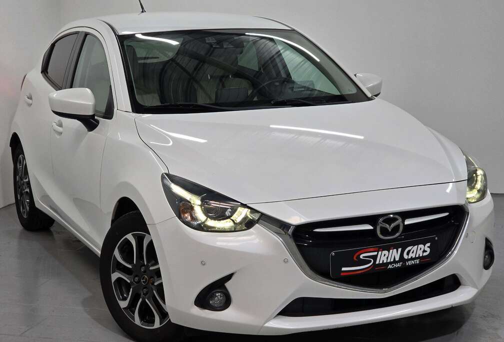 Mazda 1.5i  Keyless  Led  Navi  Cruise  1ier propriétaire  Carnet complet  GARANTIE 12MOIS