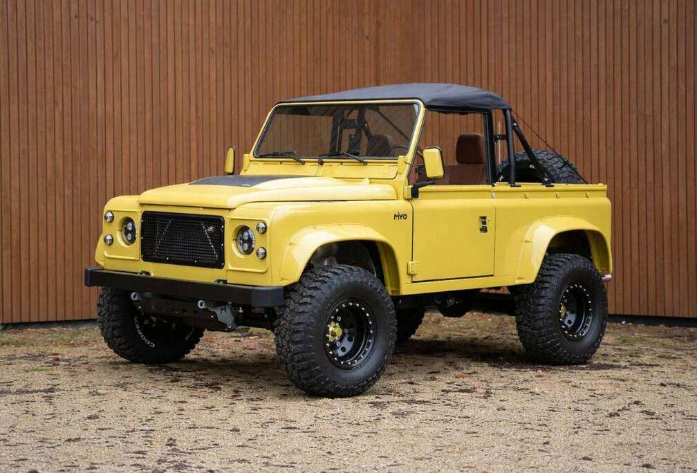 Land Rover 90