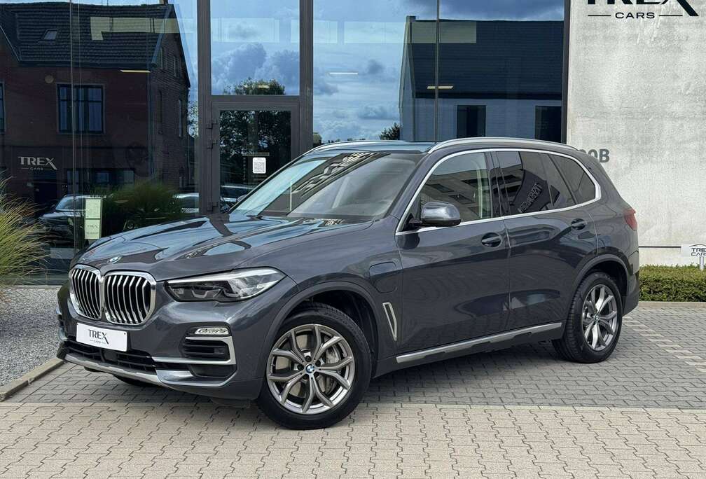 BMW xDrive45e/ Luchtvering/ Pano/ Comfortzetels/ HUD/ 360° camera/ ACC