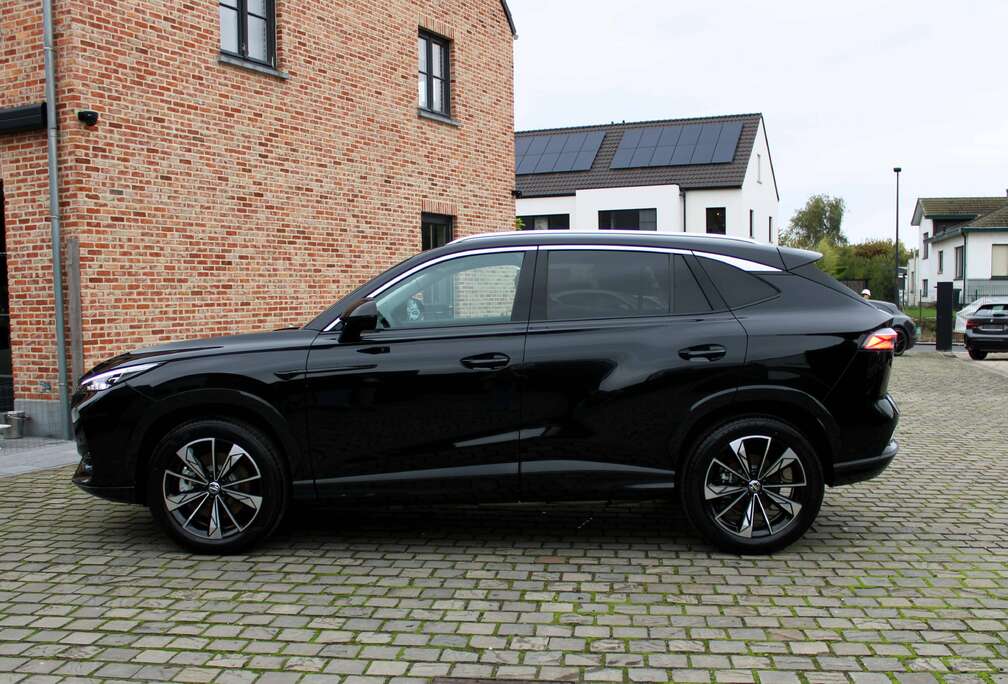 MG SPLINTERNIEUWE MG HS Hybrid  1.5 Turbo Luxury Edition