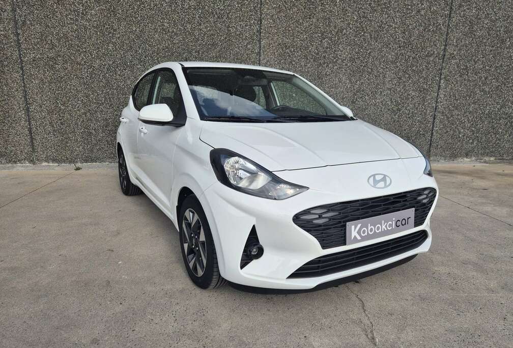 Hyundai i10 1.0i Sky// 2000 KM//CARPLAY/GPS//USB/GARANTIE