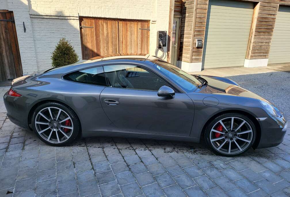 Porsche 911 Carrera PDK