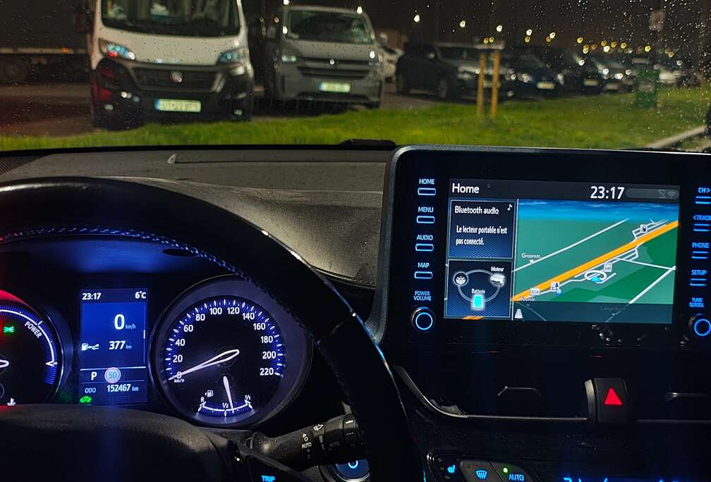 Toyota C-HR Hybrid 2.0i VVT-i C-Lub E-CVT