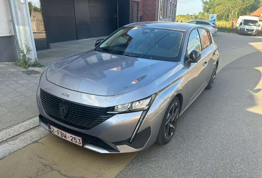 Peugeot PureTech 130 EAT8 Allure Pack