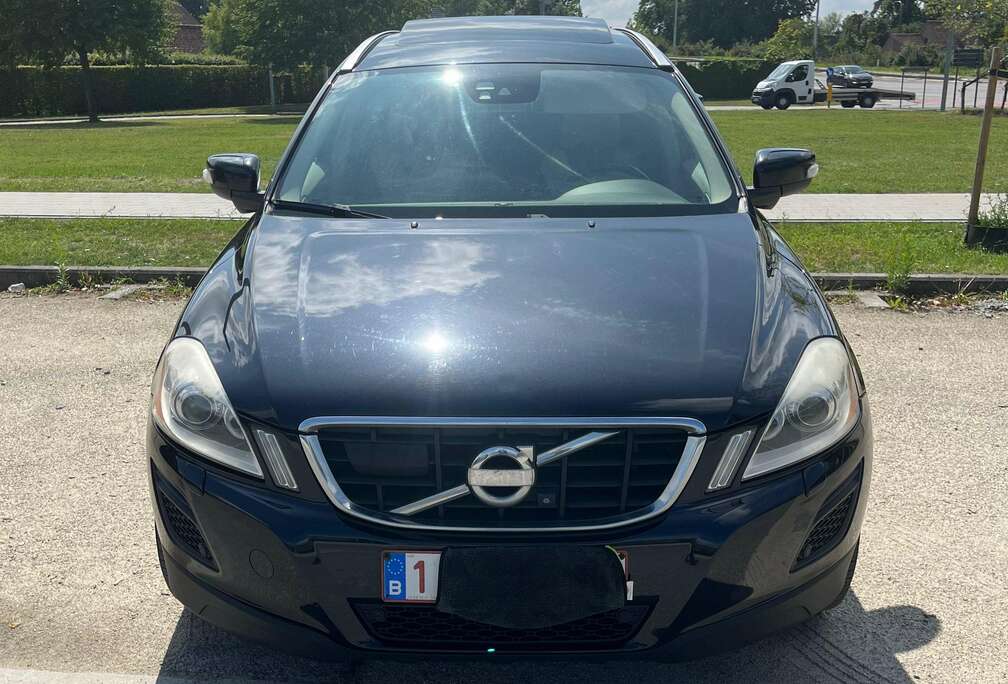 Volvo XC60 2.4 D4 AWD R-design Geartronic