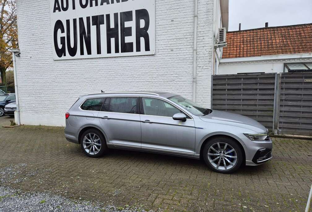Volkswagen Passat Var. Pl-Hybrid DSG GTE Pano Dak - Trekhaak
