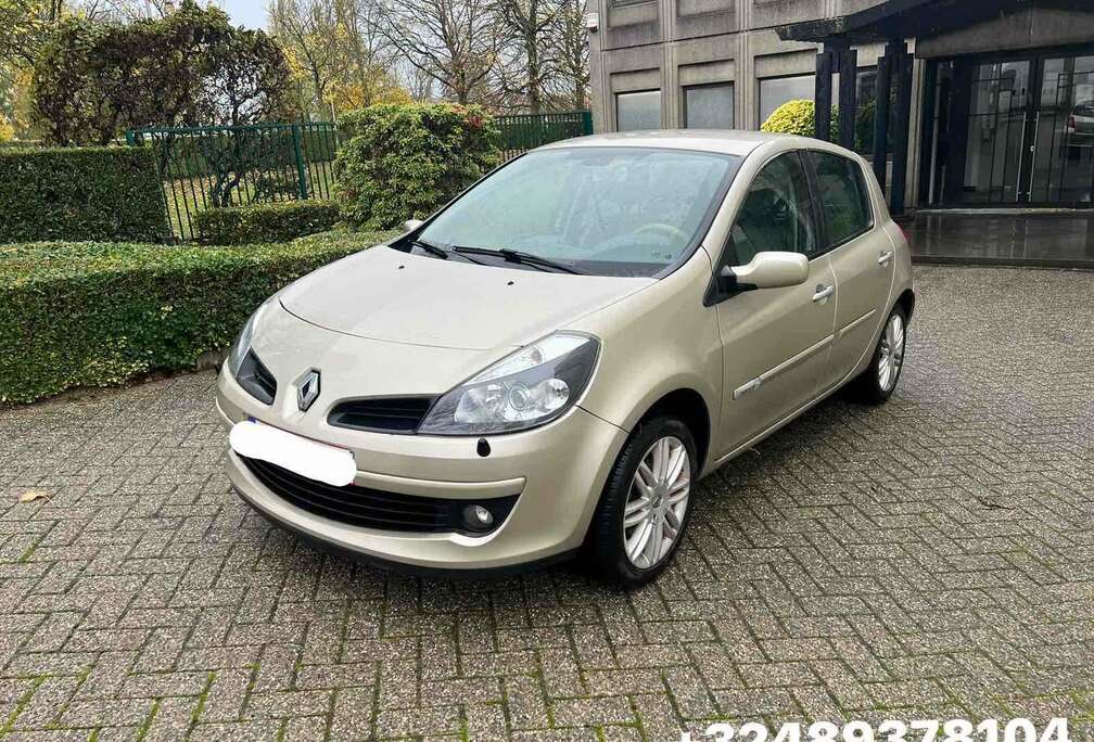 Renault Clio 1.6i 16v Initiale