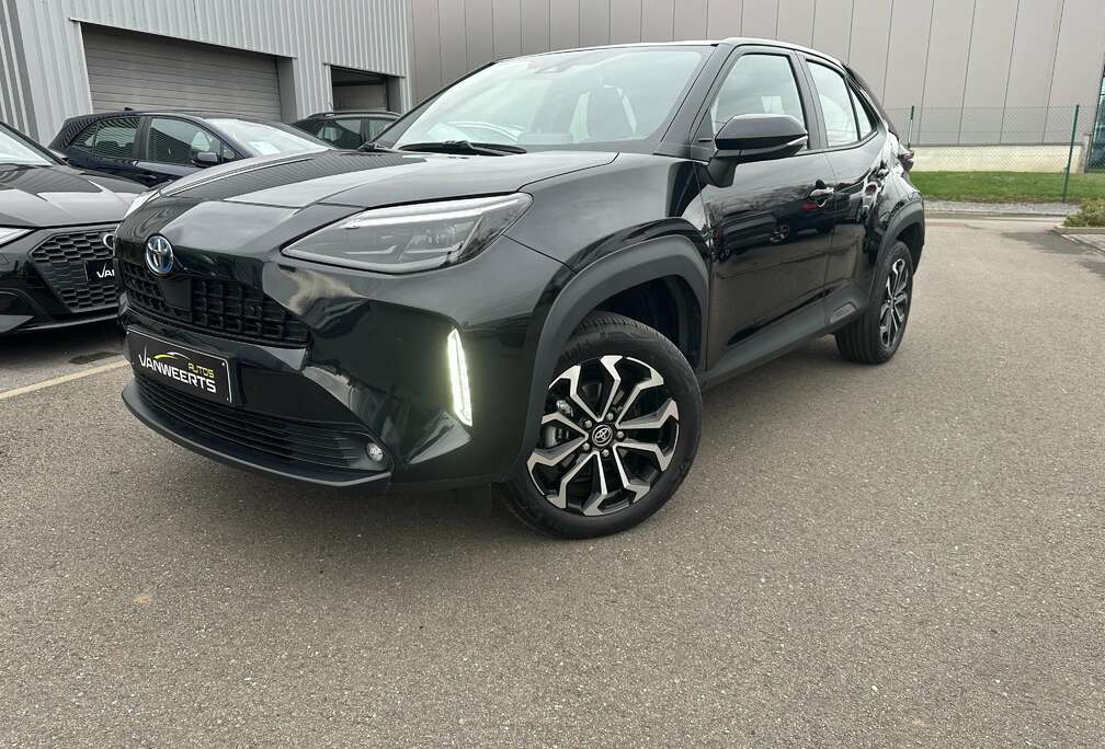 Toyota Hybrid 1.5 VVT-i Elegant, CARPLAY/ CAMERA/ ACC/LED