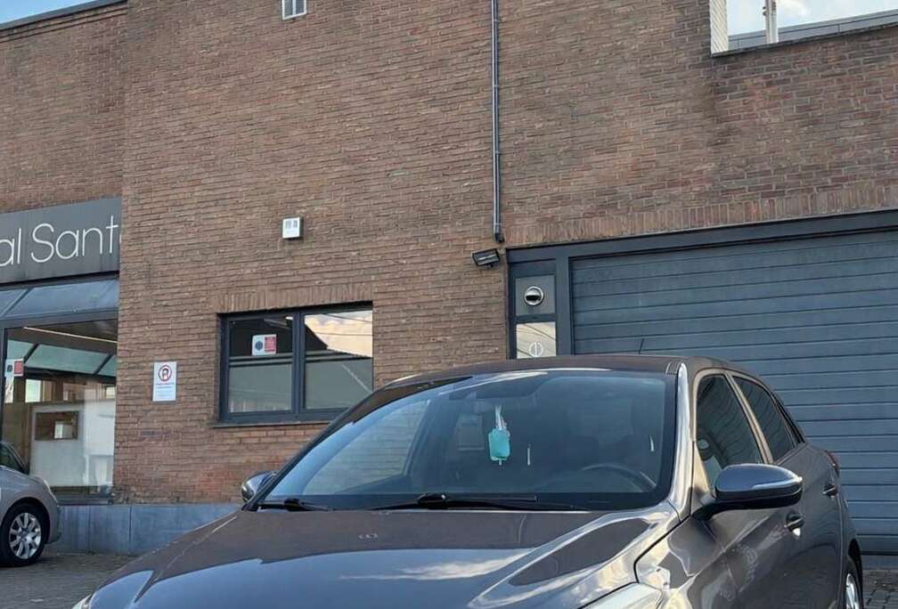 Hyundai 1.2 84 Edition #Navi