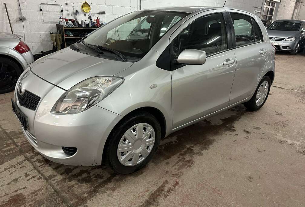 Toyota 1.0 - 69 VVT-i Luna