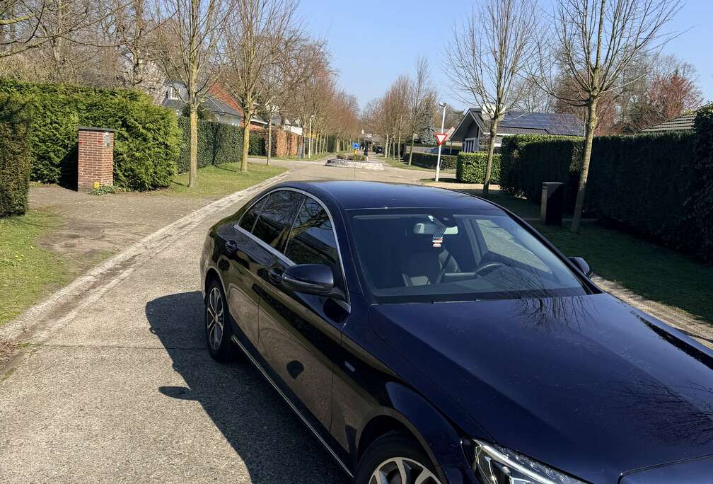 Mercedes-Benz e 7G-TRONIC Exclusive