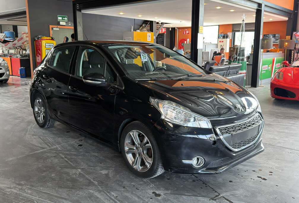 Peugeot 208 1.6 e-HDi Allure STT ETG/12 mois de garantie