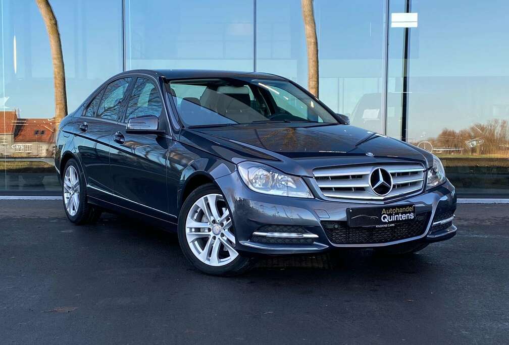 Mercedes-Benz Avantgarde,Half leder,Parkeerhulp,Alu velgen 17\