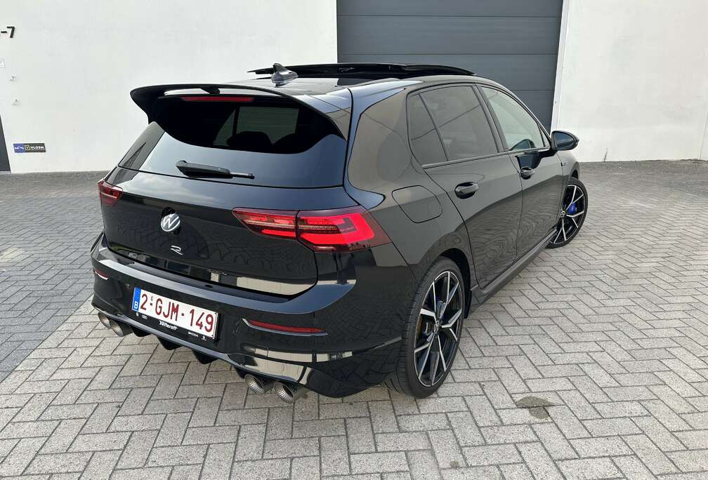 Volkswagen Performance  AKRA  PANO  LEER  HUD  HK  MY22