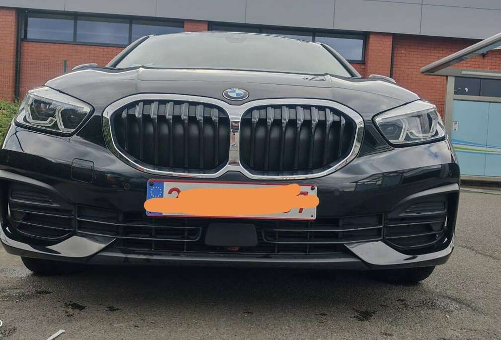 BMW BMW 116D 2021  full BLACK
