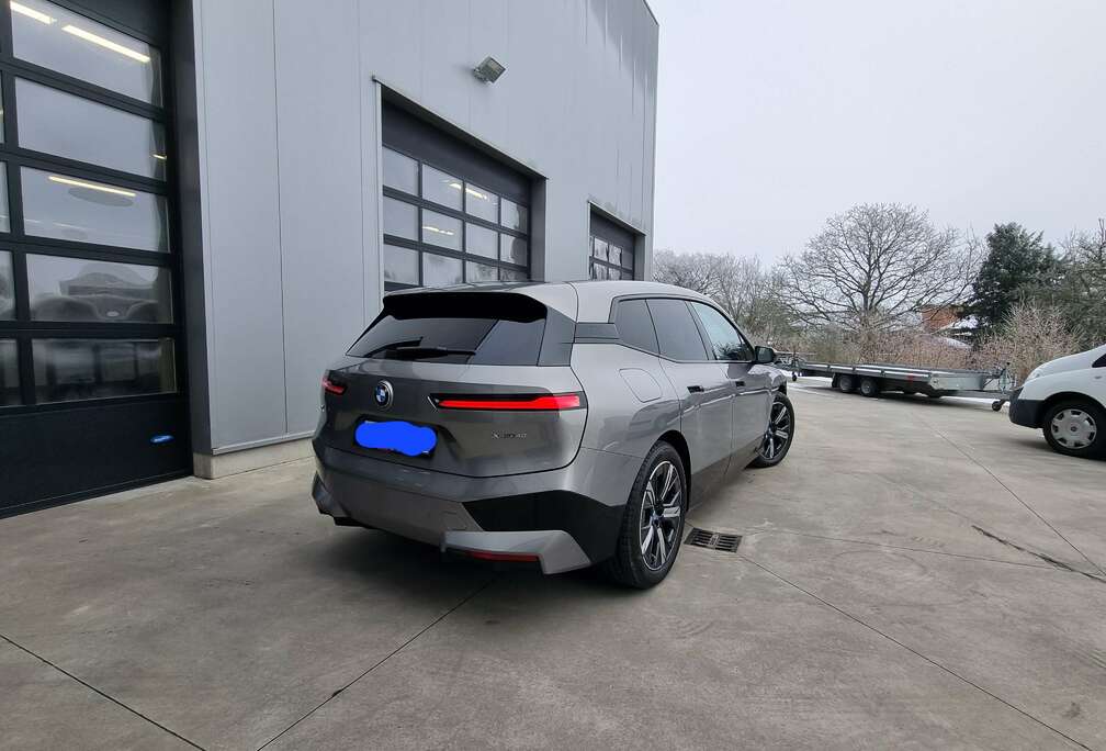 BMW iX xDrive40