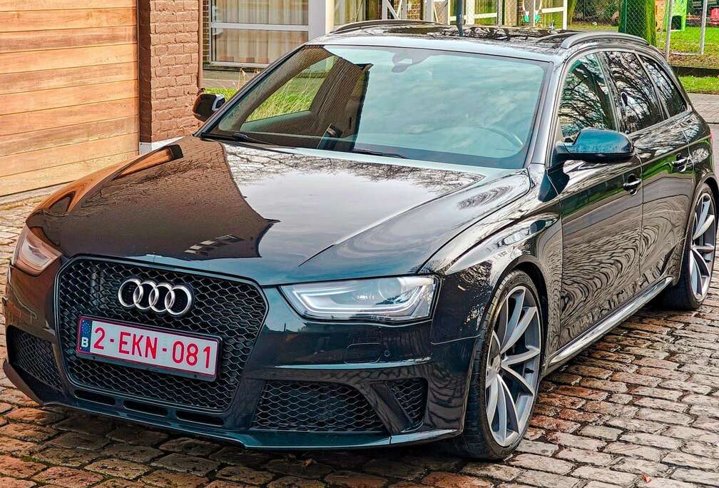 Audi RS4 Avant S tronic