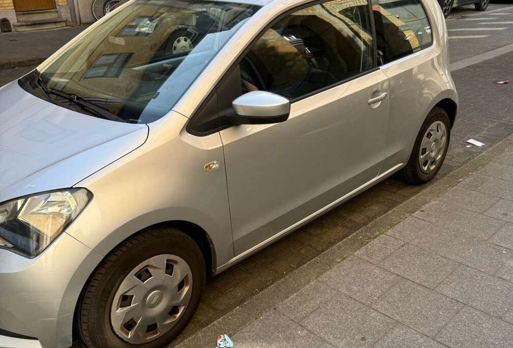 SEAT 1.0i Entry