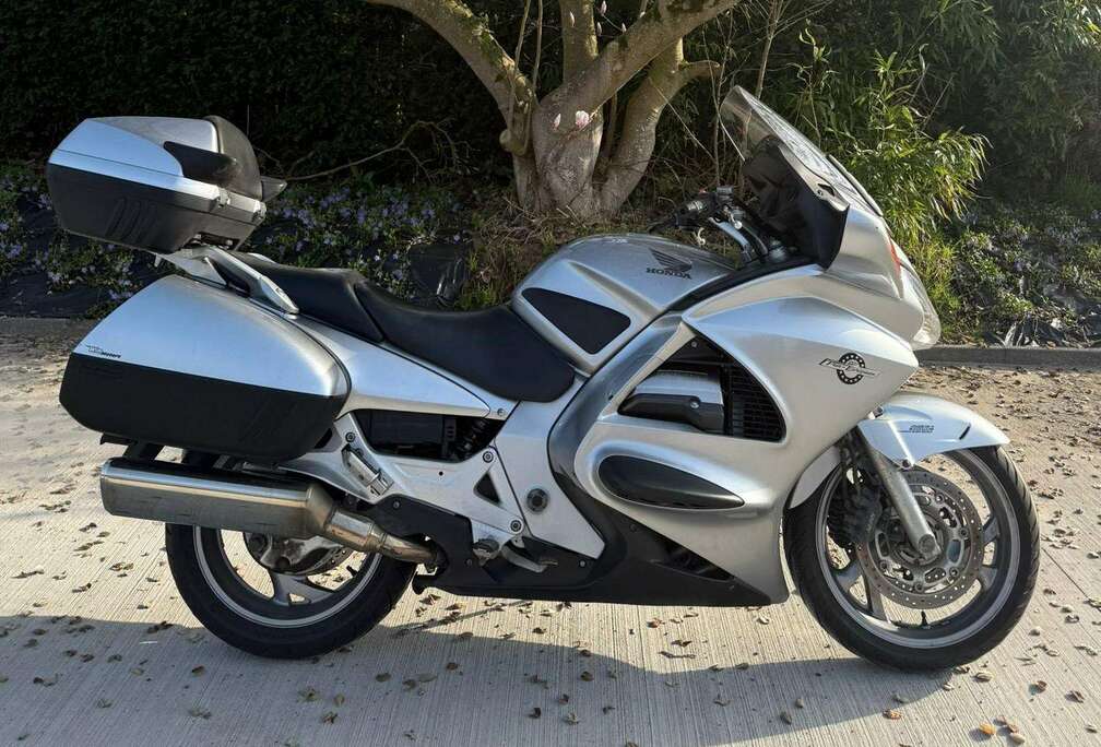 Honda Pan European *29.000km* Touring @Aelbrechtmotors