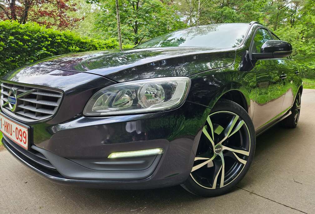 Volvo V60 D2 Kinetic- R-DESIGN