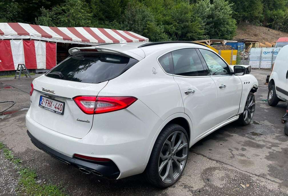 Maserati Levante 3.0 V6 BiTurbo SQ4 accidentée