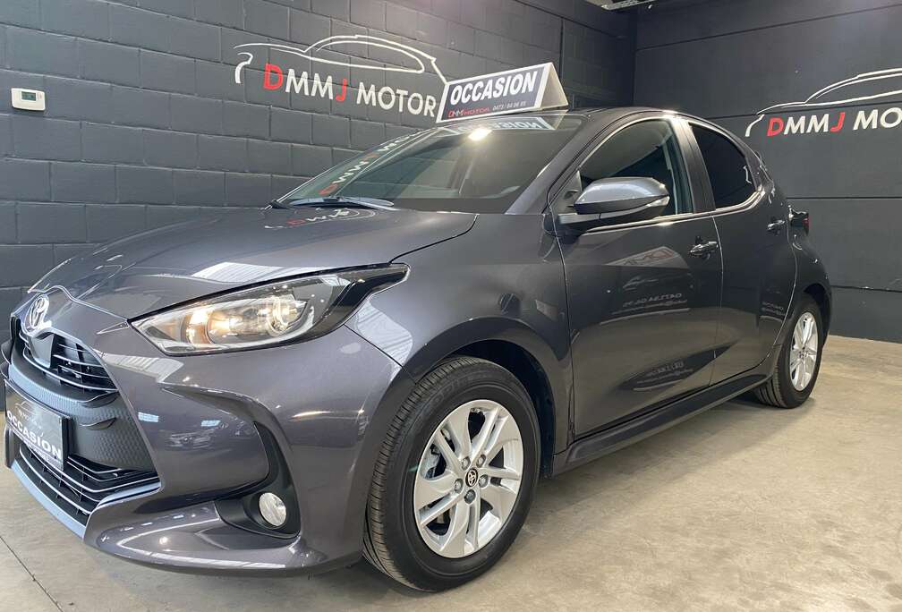 Toyota 1.5i VVT-i Hybrid E-CVT Dynamic