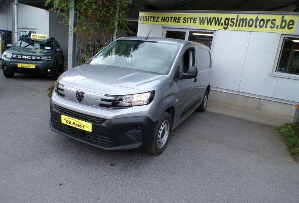 Peugeot 1.2 110cv gris L2 3pl Gris 12/24 10.782km Airco