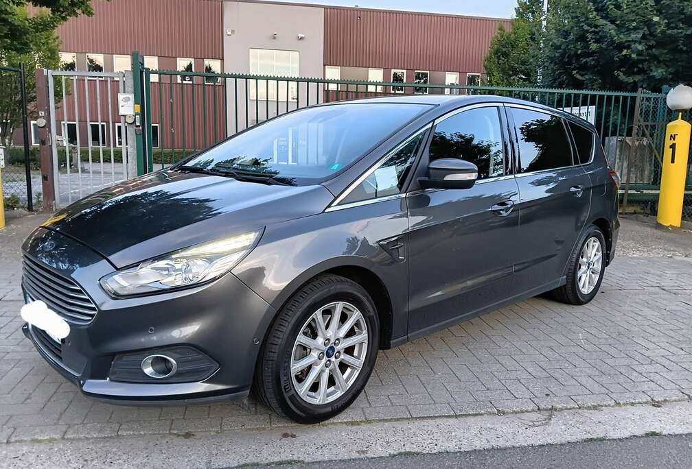 Voiture d'occasion Ford 1.5 EcoBoost Titanium 7 places | Moniteur ...