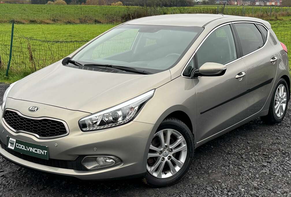 Kia 1.4i CLIM + CAM  // 33.000km / Prêt à immatricul
