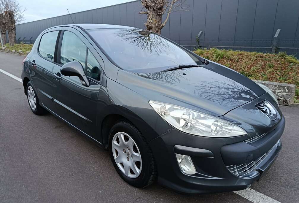 Peugeot 1.6 HDi Féline Automatique