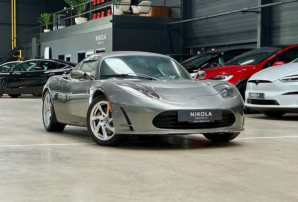 Tesla V2.5 - HEATED SEATS - 2 DIN SCREEN