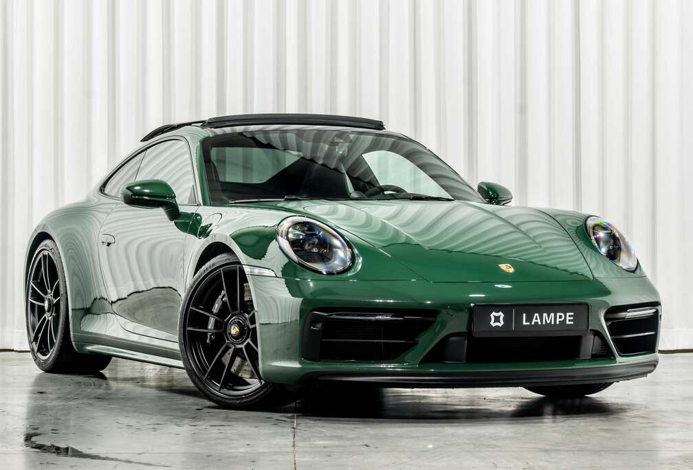 Porsche .1 Carrera 4 GTS Coupé PTS British Racing Green