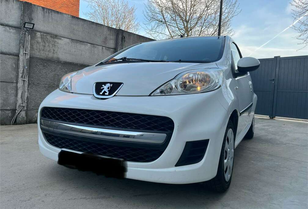 Peugeot 1.0i Trendy